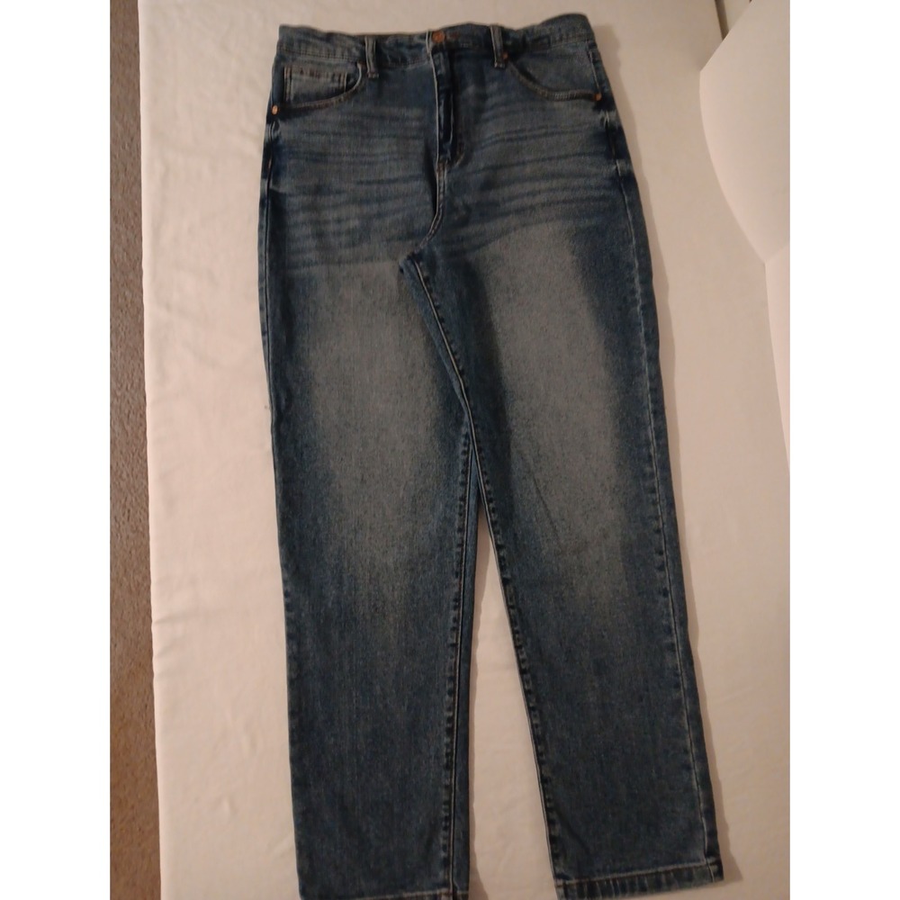 Celebrity Pink Women's Jeans Sz. 11/30 Straight Leg Faded Stretch Blue Denim
